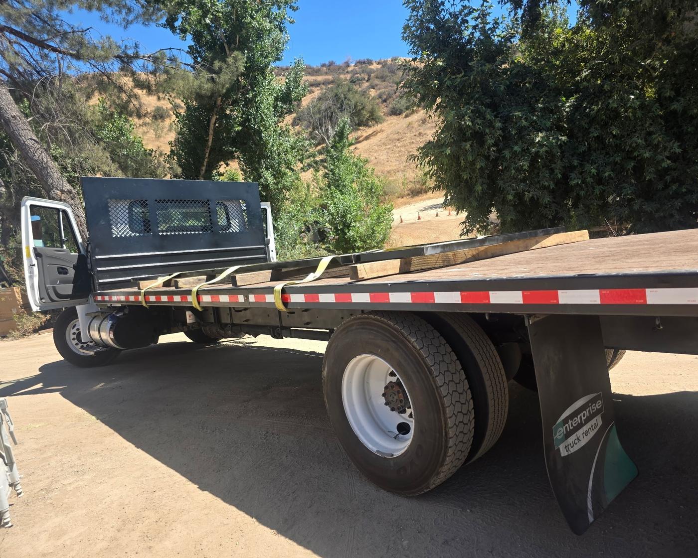 26 ft flatbed truck ready to load